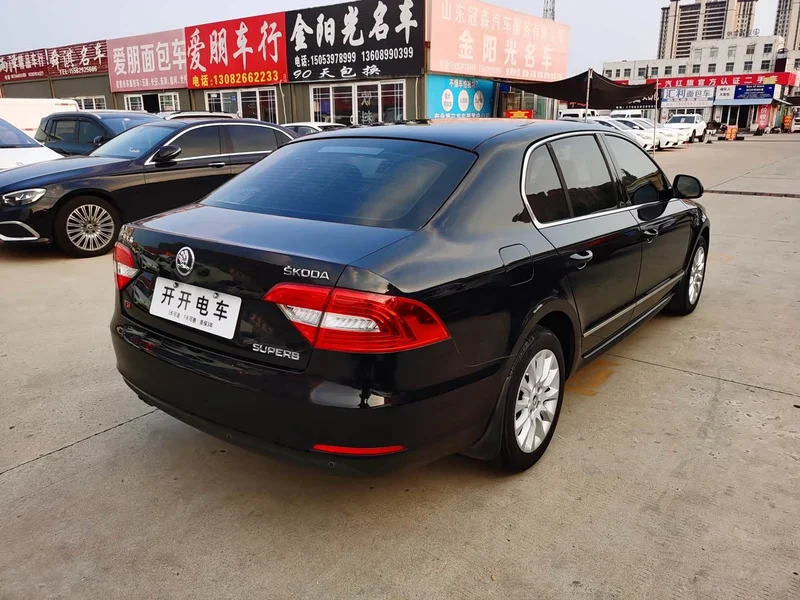 Skoda Superb — фото 7