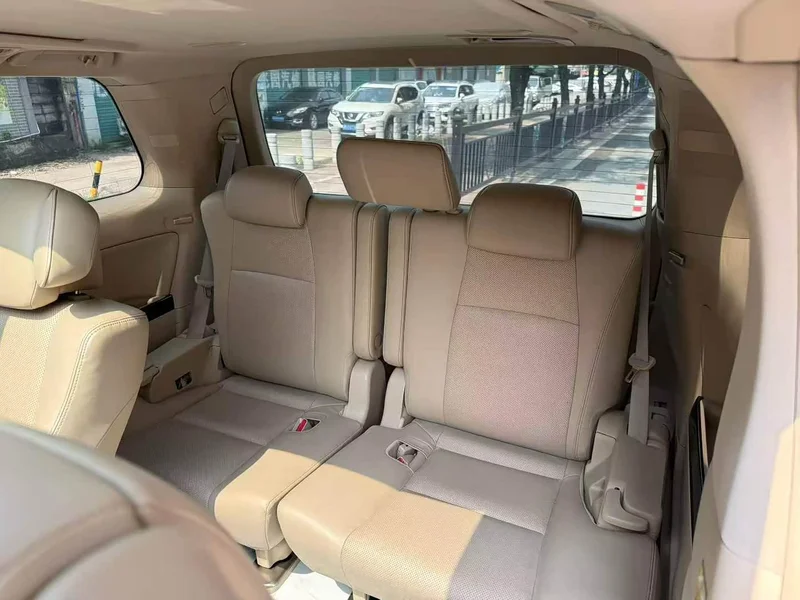 Toyota Alphard — фото 7