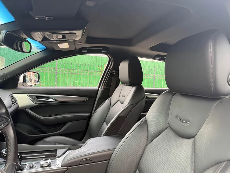 Cadillac CT5 — фото 13