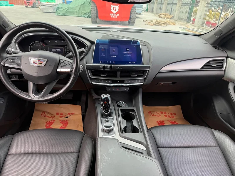 Cadillac CT5 — фото 17