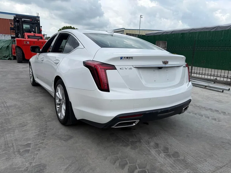 Cadillac CT5 — фото 18