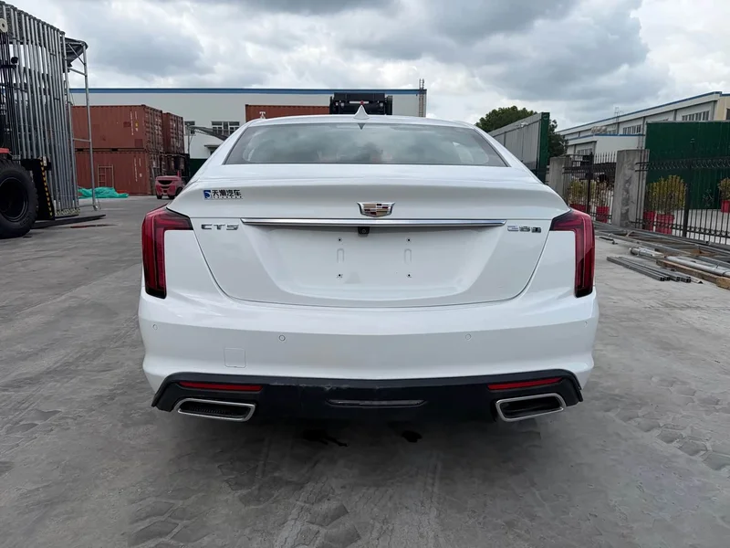 Cadillac CT5 — фото 19