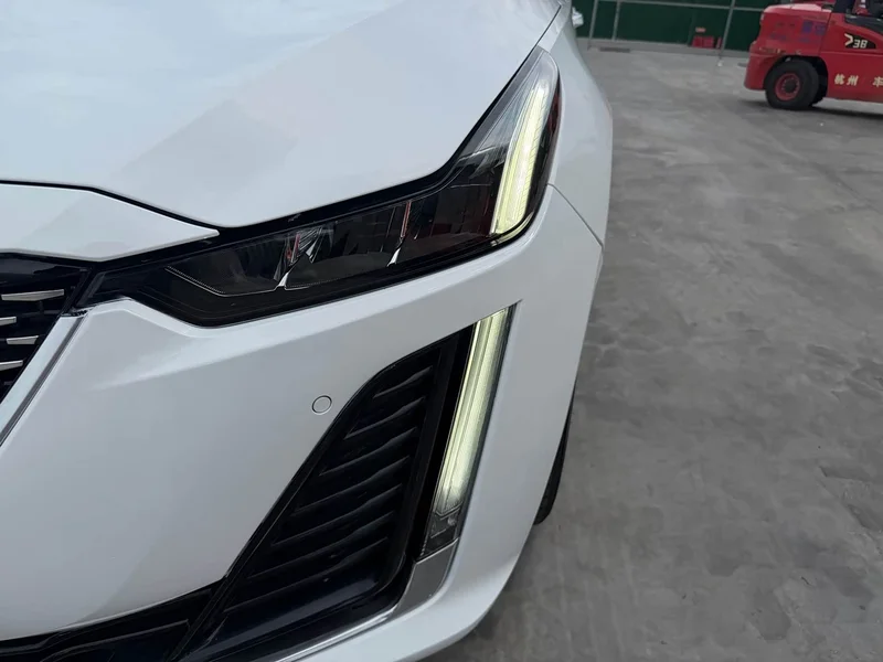 Cadillac CT5 — фото 4