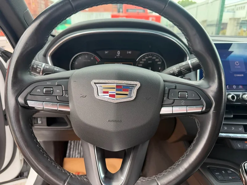 Cadillac CT5 — фото 10