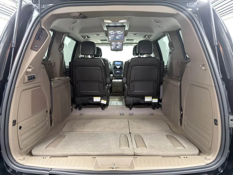 Jeep Grand Voyager (Imported) — фото 11