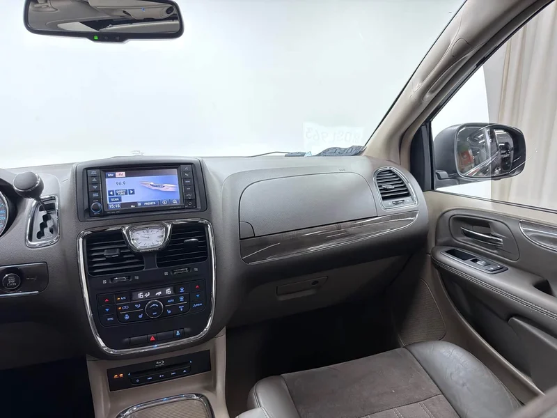 Jeep Grand Voyager (Imported) — фото 13