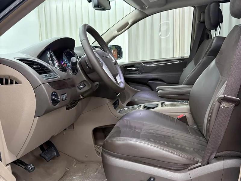 Jeep Grand Voyager (Imported) — фото 16