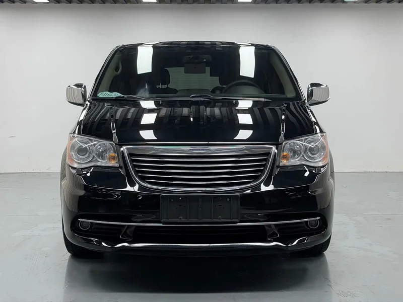 Jeep Grand Voyager (Imported) — фото 2