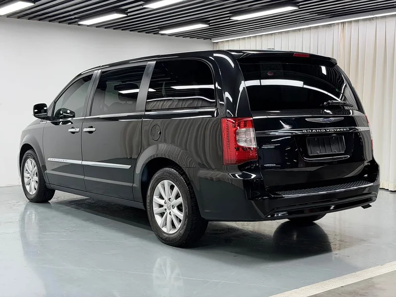 Jeep Grand Voyager (Imported) — фото 22