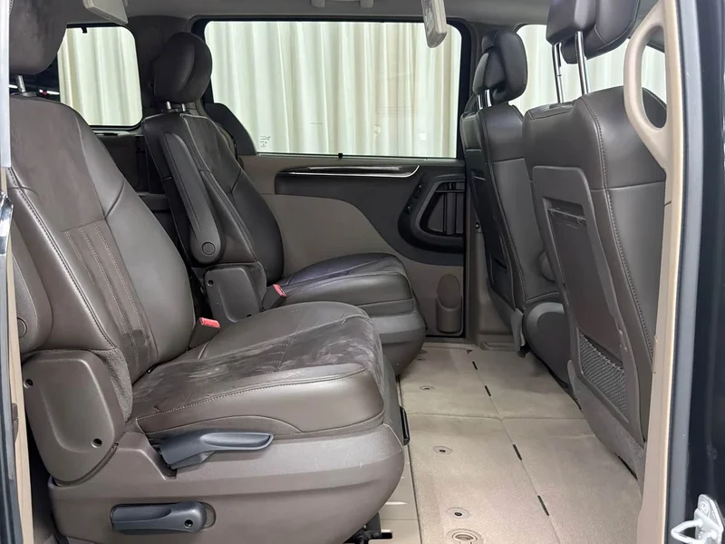 Jeep Grand Voyager (Imported) — фото 4