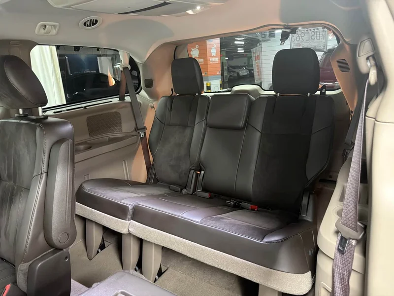 Jeep Grand Voyager (Imported) — фото 10
