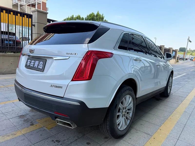 Cadillac XT5 — фото 12