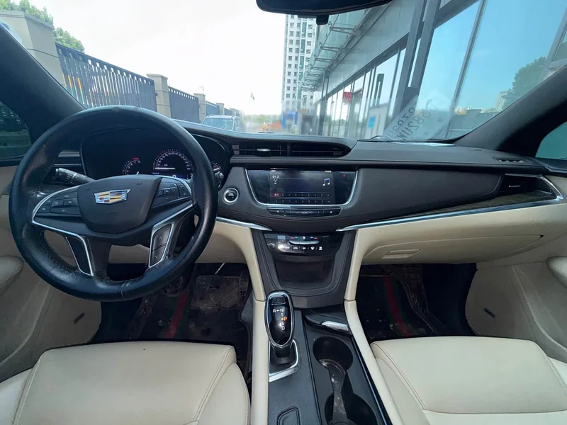 Cadillac XT5 — фото 8