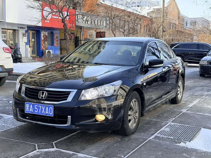 Honda Accord — фото 1