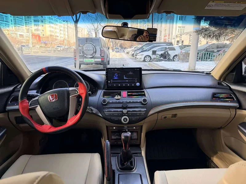 Honda Accord — фото 9