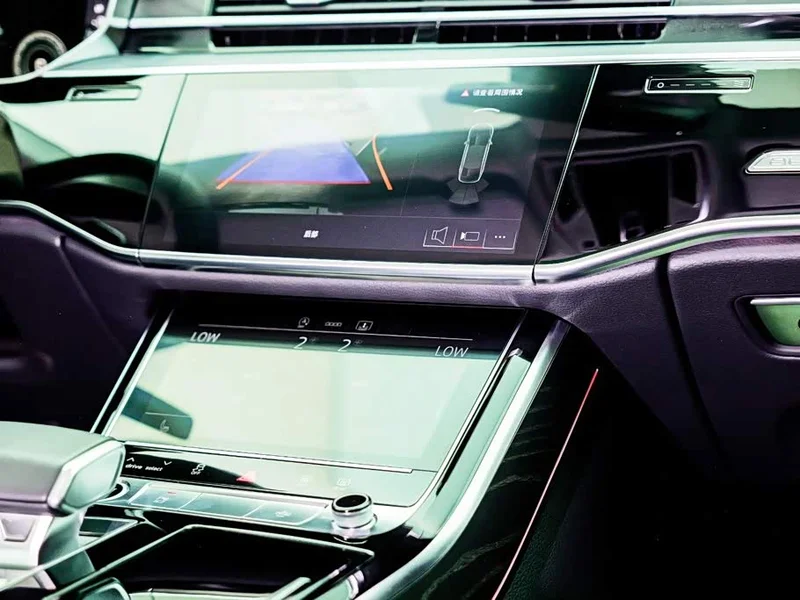 Audi A8 — фото 13