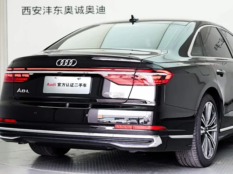 Audi A8 — фото 25
