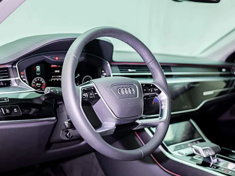 Audi A8 — фото 8