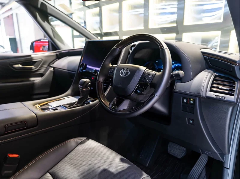 Toyota Alphard — фото 15
