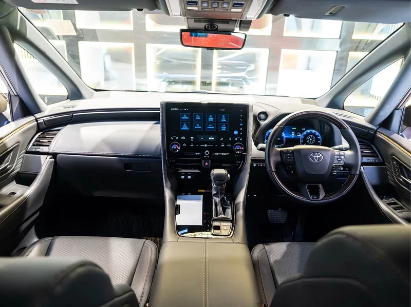 Toyota Alphard — фото 23
