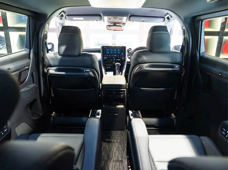 Toyota Alphard — фото 25