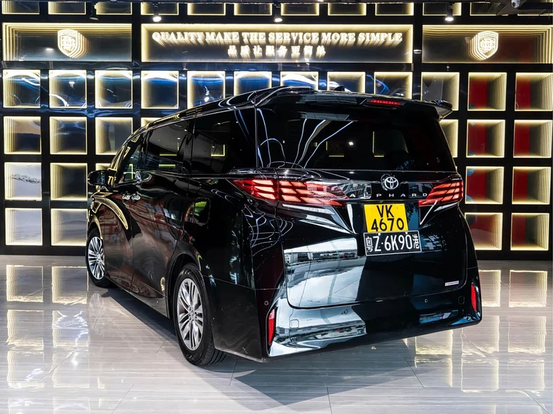 Toyota Alphard — фото 4