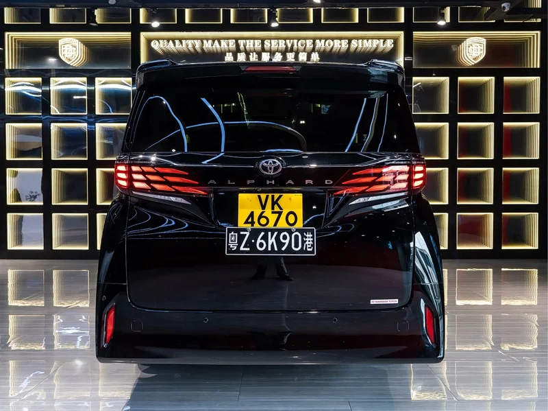 Toyota Alphard — фото 5