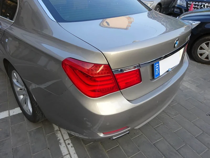 BMW 7-Series — фото 19
