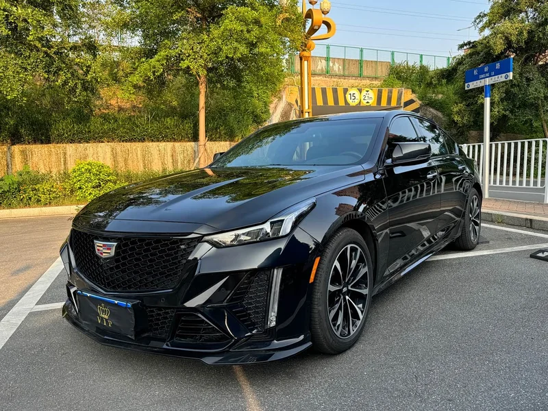 Cadillac CT5 — фото 1
