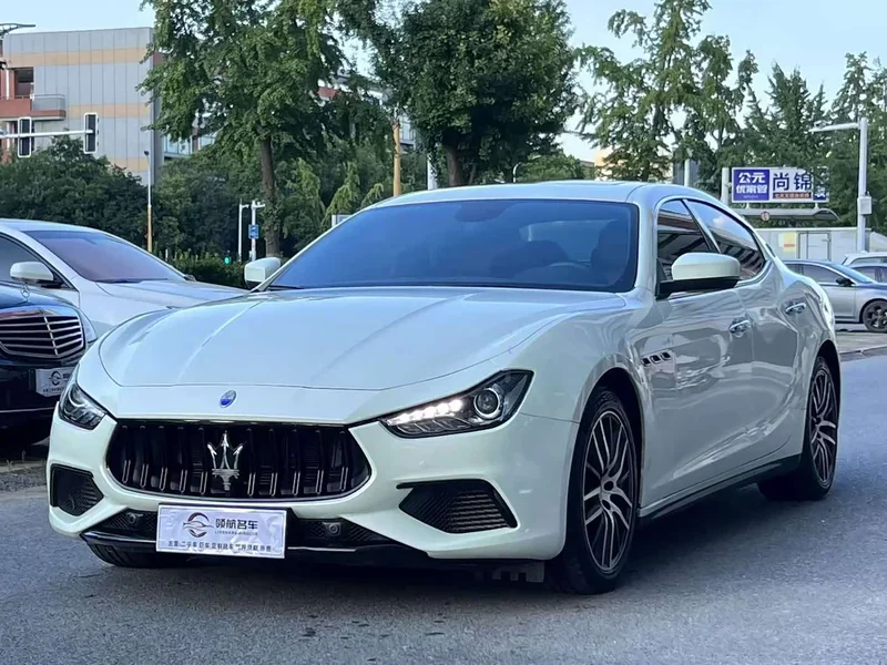 Maserati Ghibli — фото 1