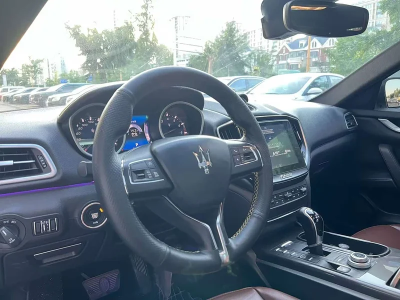 Maserati Ghibli — фото 12
