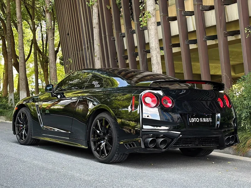 Nissan GT-R — фото 5