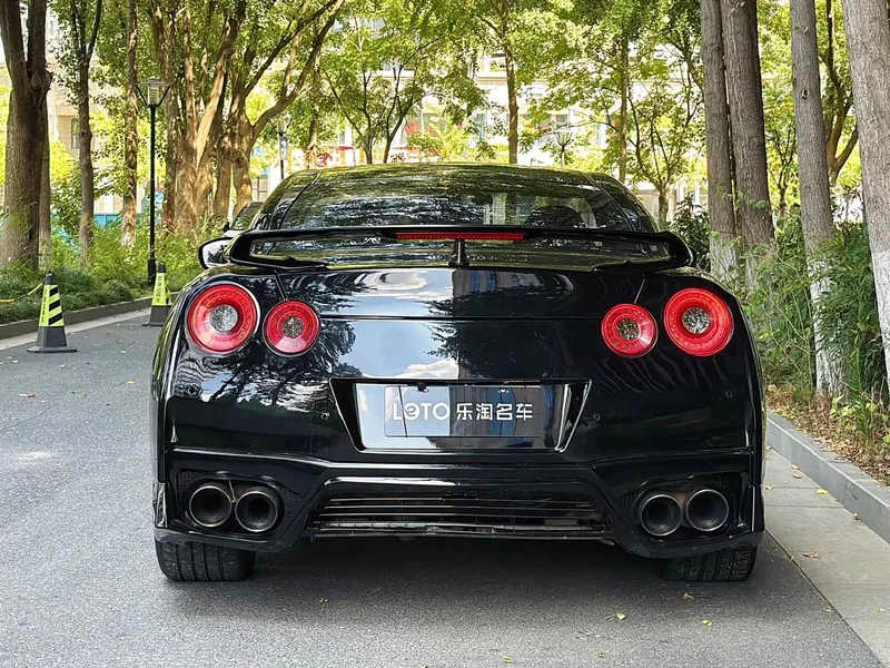 Nissan GT-R — фото 6
