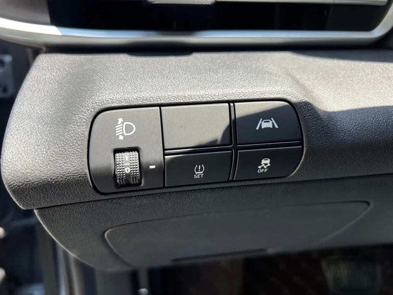 Hyundai Elantra — фото 23