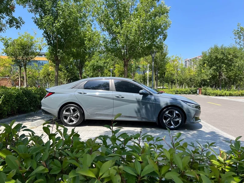Hyundai Elantra — фото 4