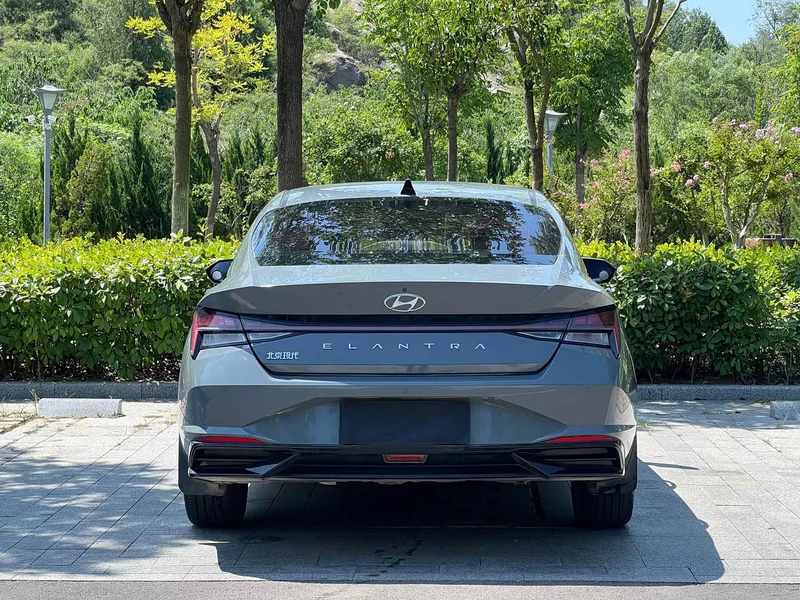 Hyundai Elantra — фото 6