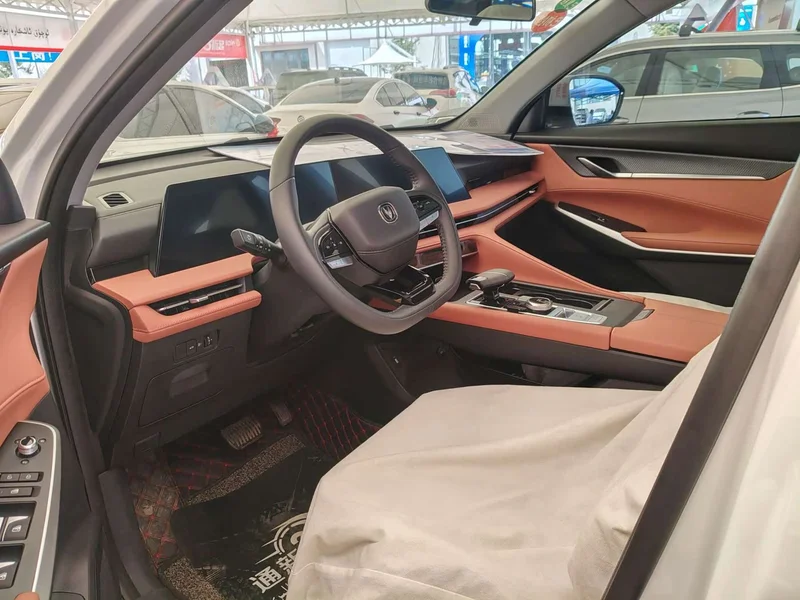 Changan CS75PLUS — фото 4