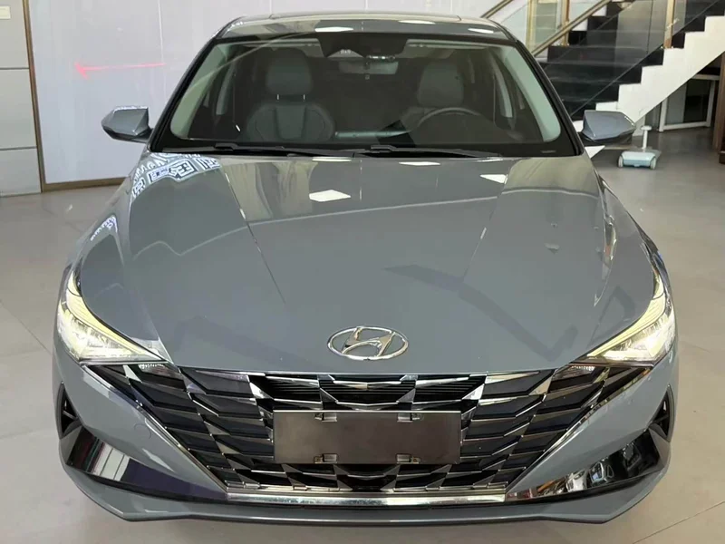 Hyundai Elantra — фото 2