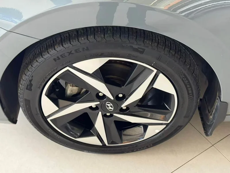 Hyundai Elantra — фото 3