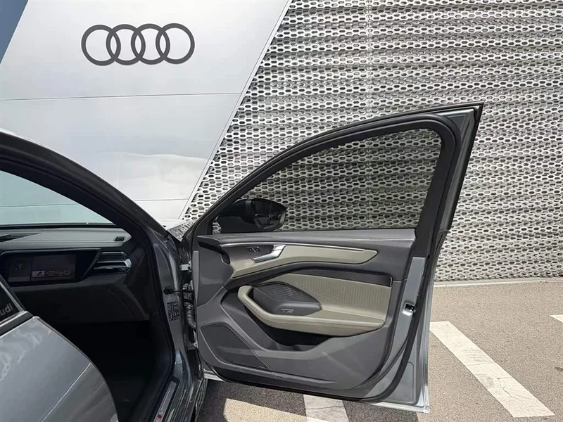 Audi A6L — фото 27