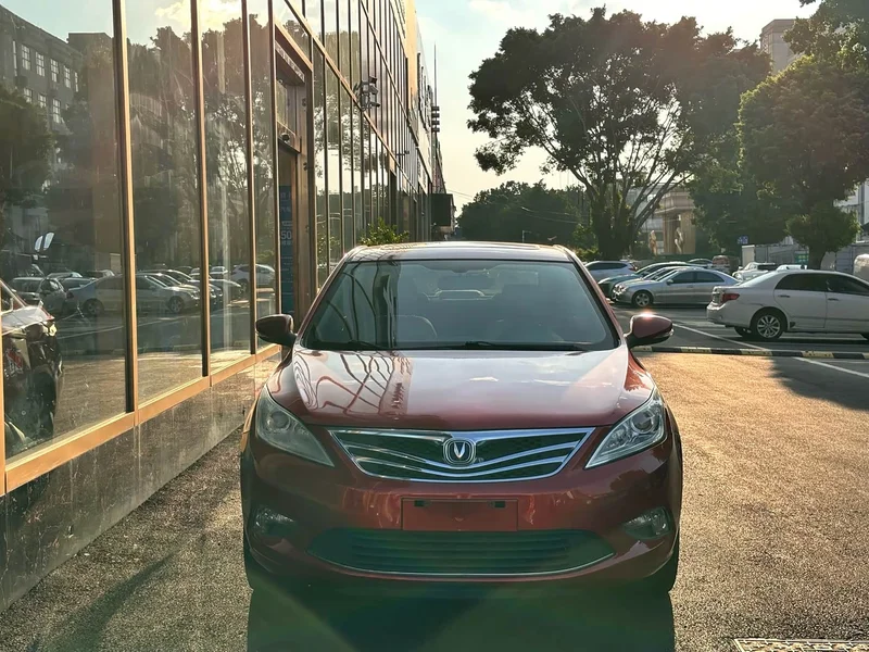 Changan Eado — фото 2