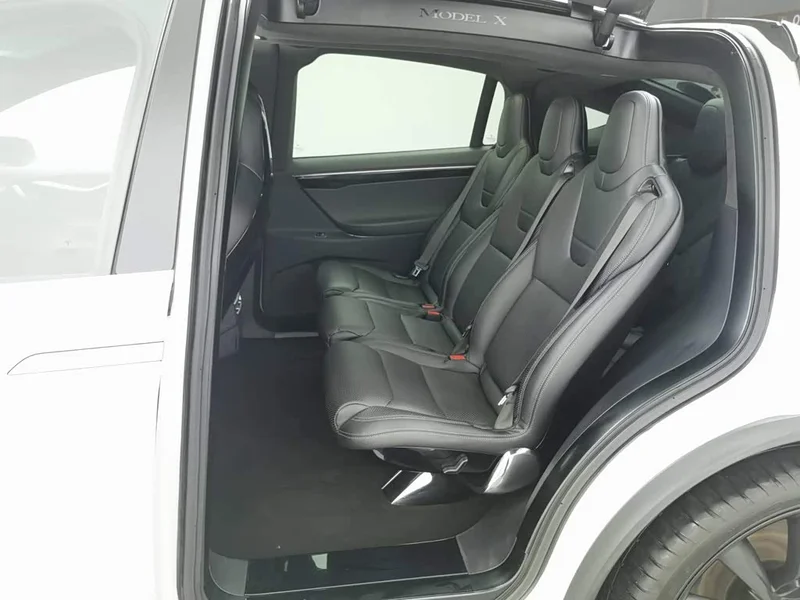 Tesla Model X — фото 15