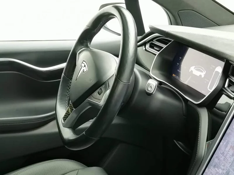 Tesla Model X — фото 22