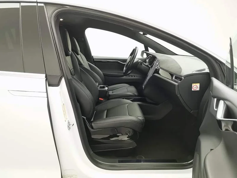 Tesla Model X — фото 23
