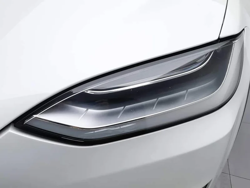 Tesla Model X — фото 7