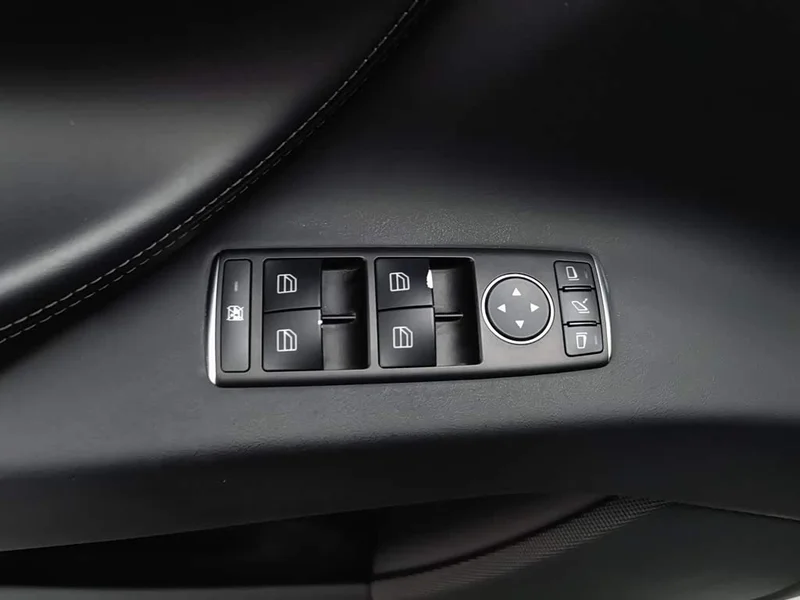 Tesla Model X — фото 9