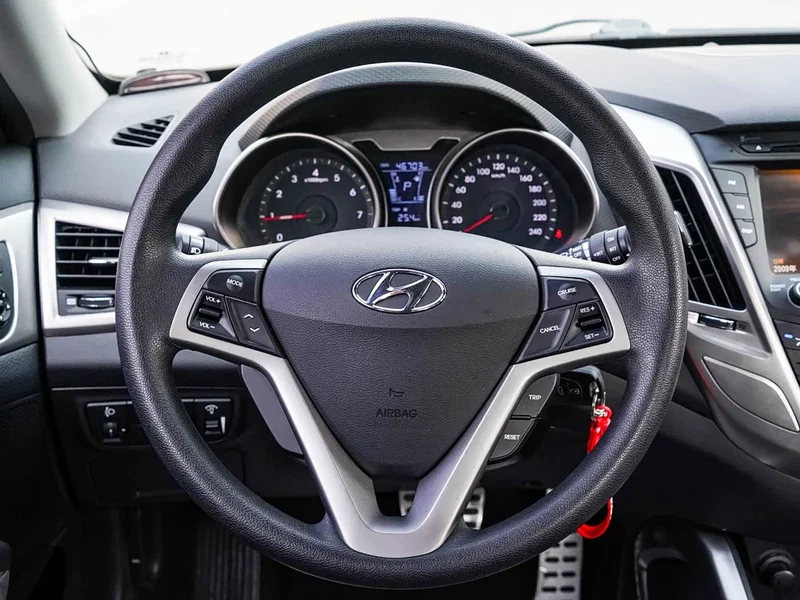 Hyundai Veloster — фото 12