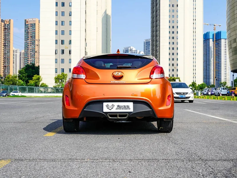 Hyundai Veloster — фото 5