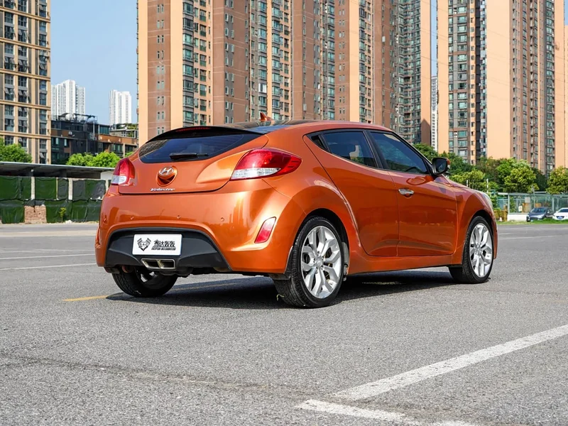 Hyundai Veloster — фото 6