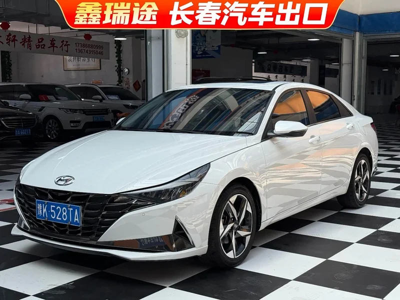 Hyundai Elantra — фото 1